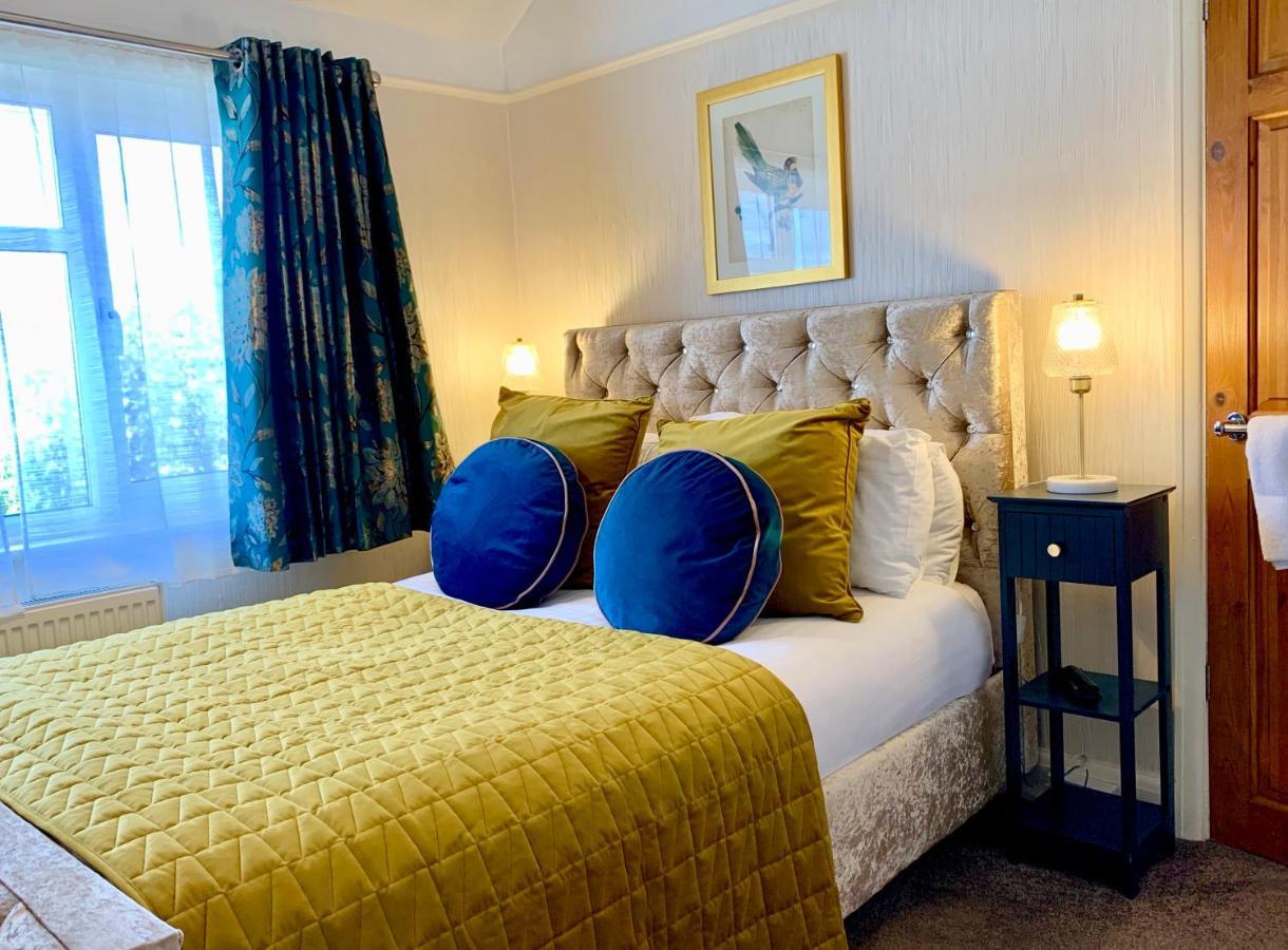 Sw Bed & Breakfast Swindon Exteriör bild