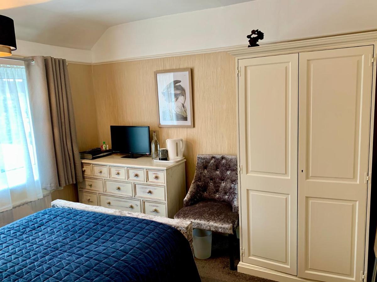 Sw Bed & Breakfast Swindon Exteriör bild