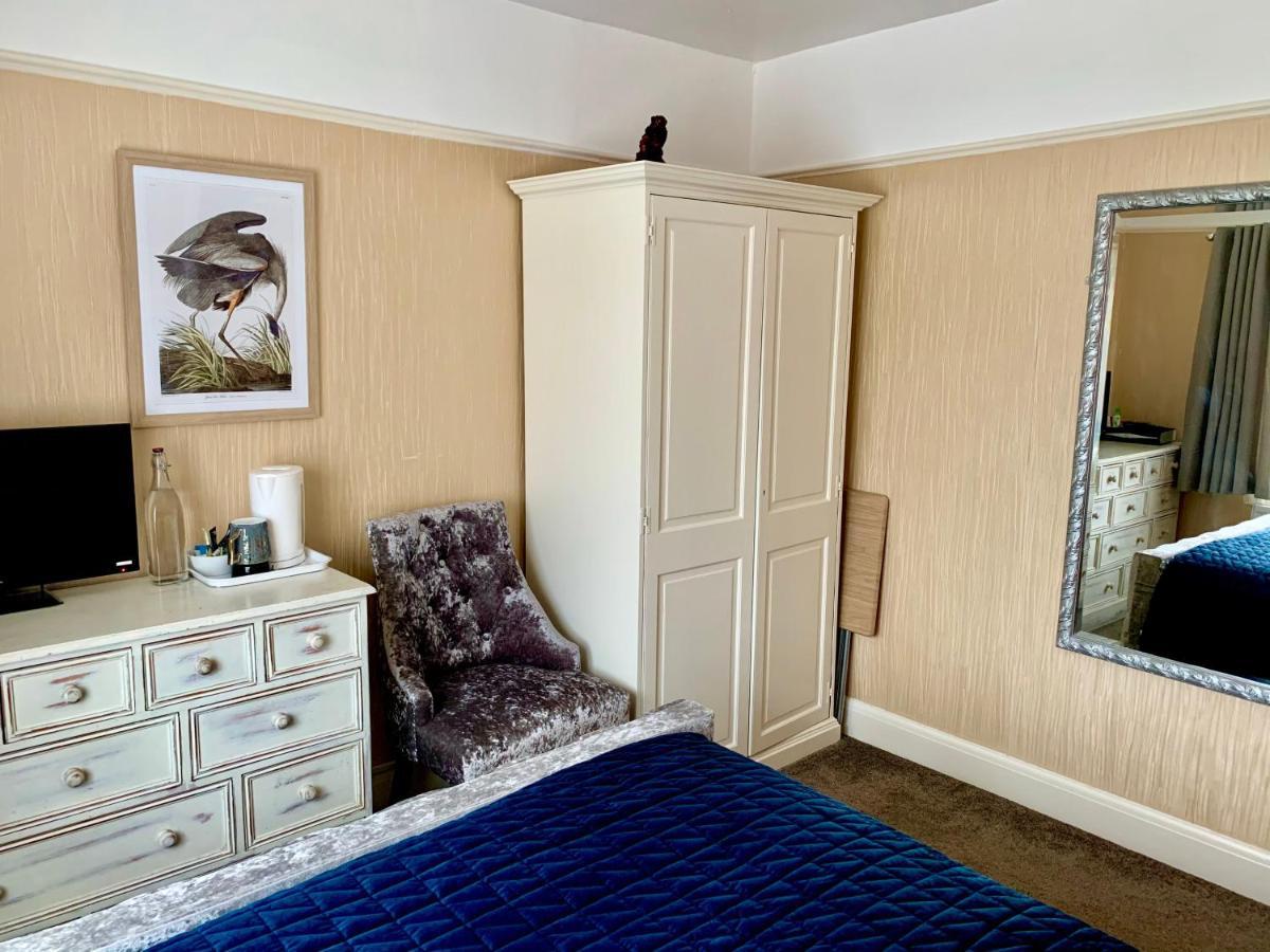 Sw Bed & Breakfast Swindon Exteriör bild