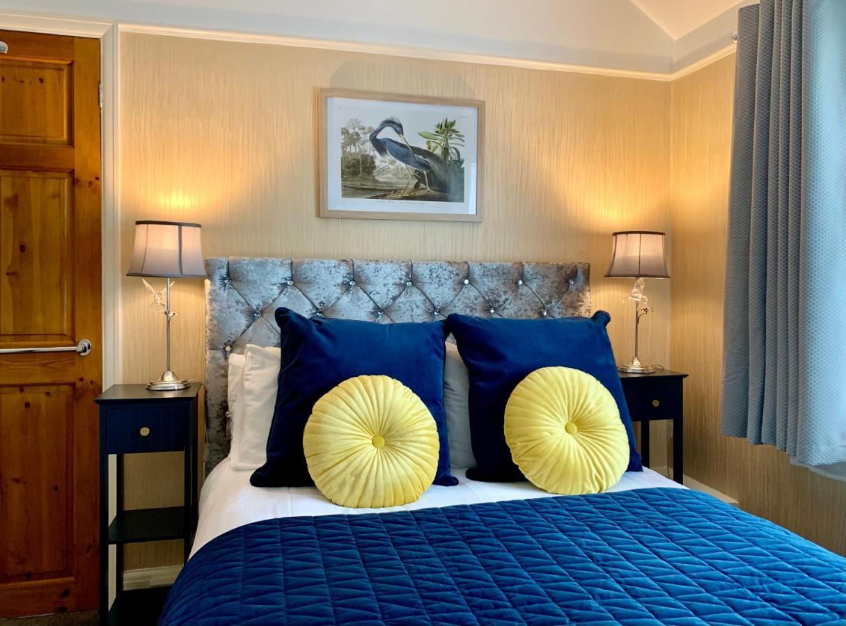 Sw Bed & Breakfast Swindon Exteriör bild